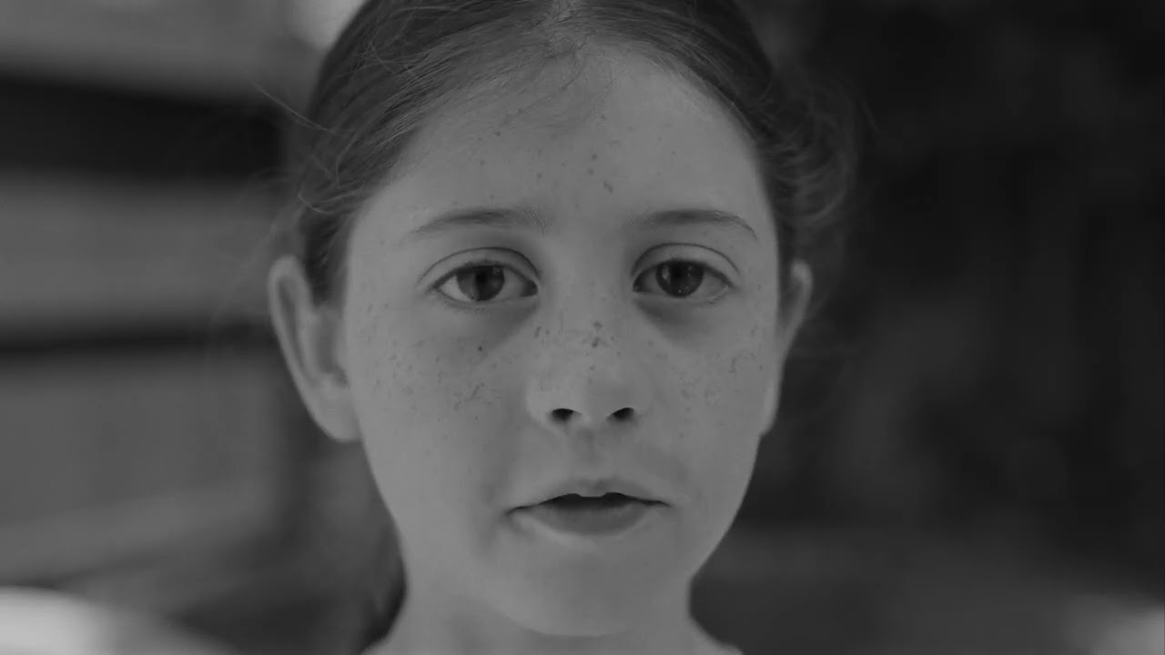 Este spot expone con crudeza los peligros que acechan a los niños en los smartphones