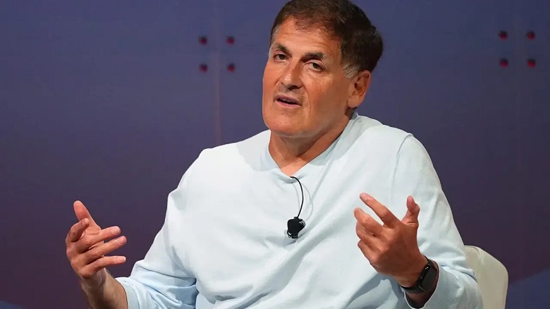 Mark Cuban atribuye su éxito a un hábito frugal: vivir como un universitario sin dinero años después de haberse graduado
